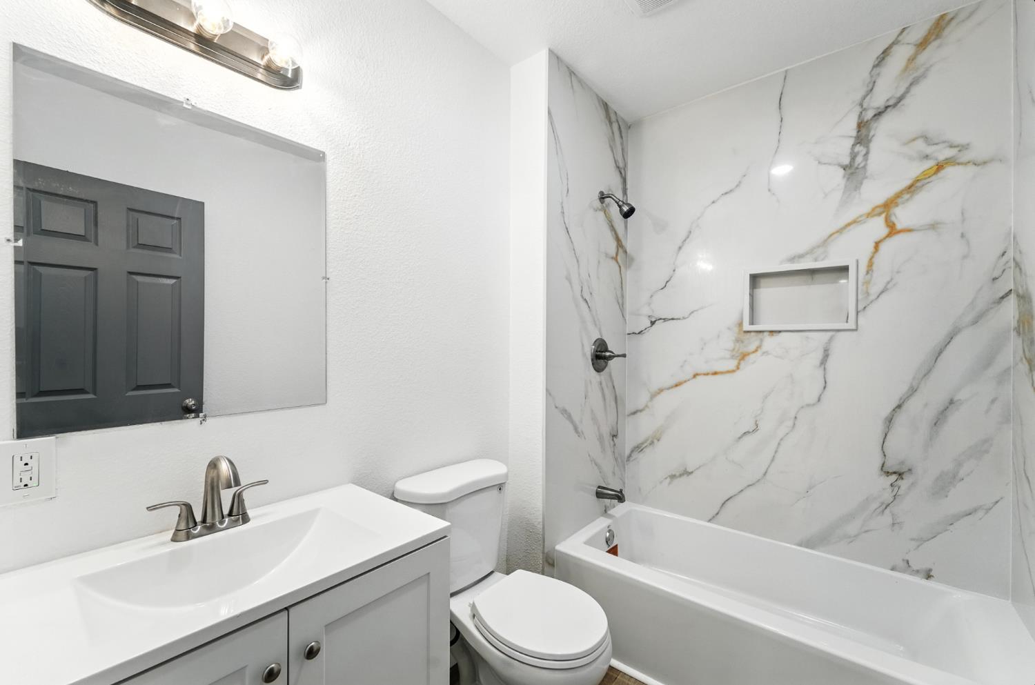 338 Yosemite Ave, Modesto, CA 95351