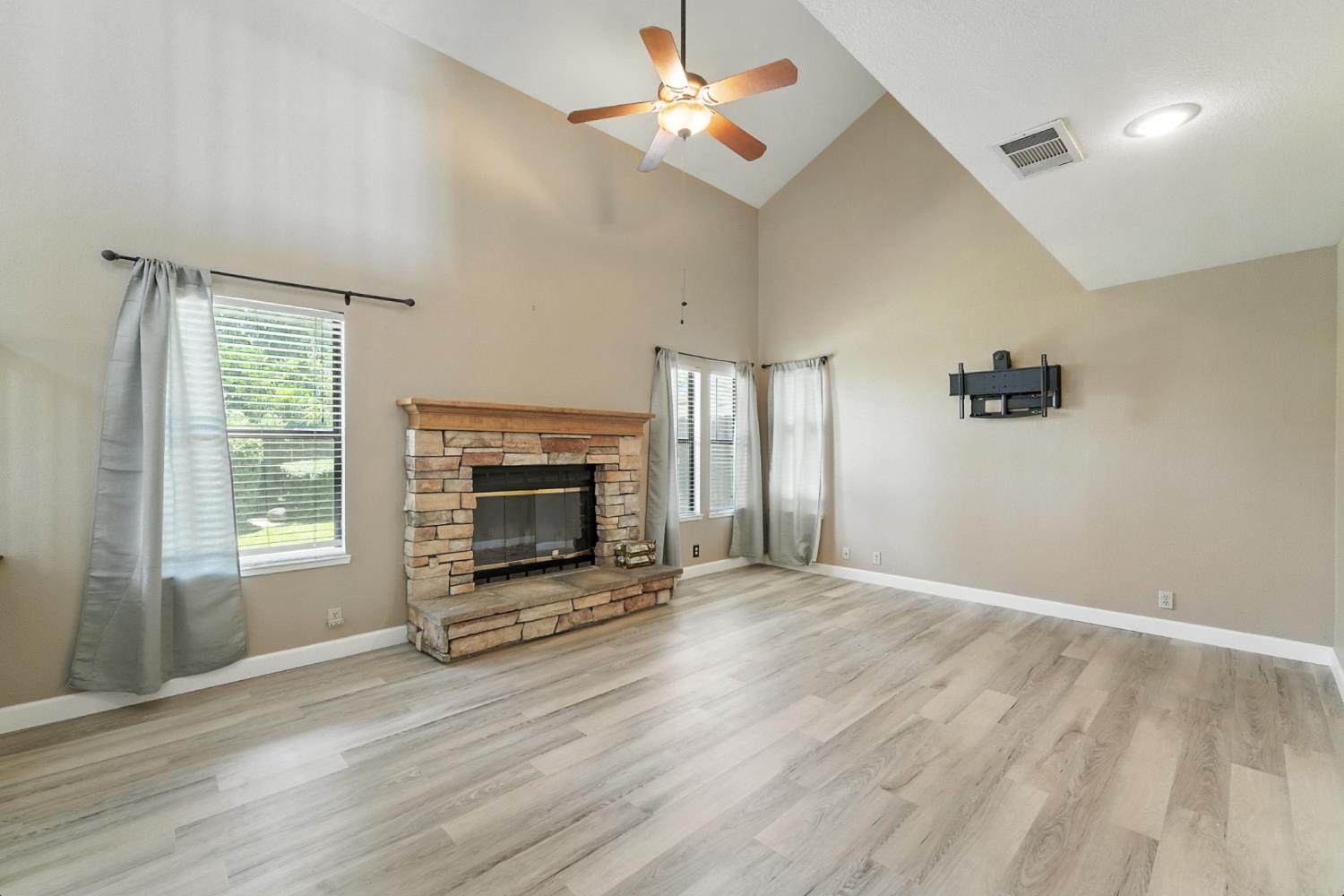 834 Cedar Ridge Dr, Turlock, CA 95382