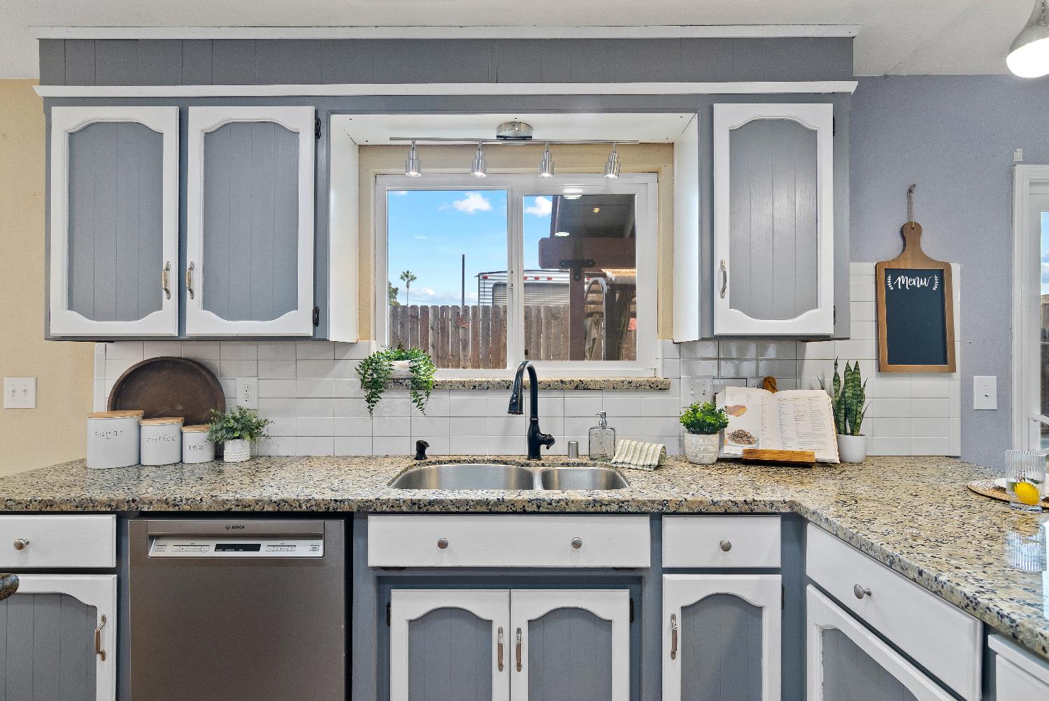 1825 Bridgewood Way, Modesto, CA 95355