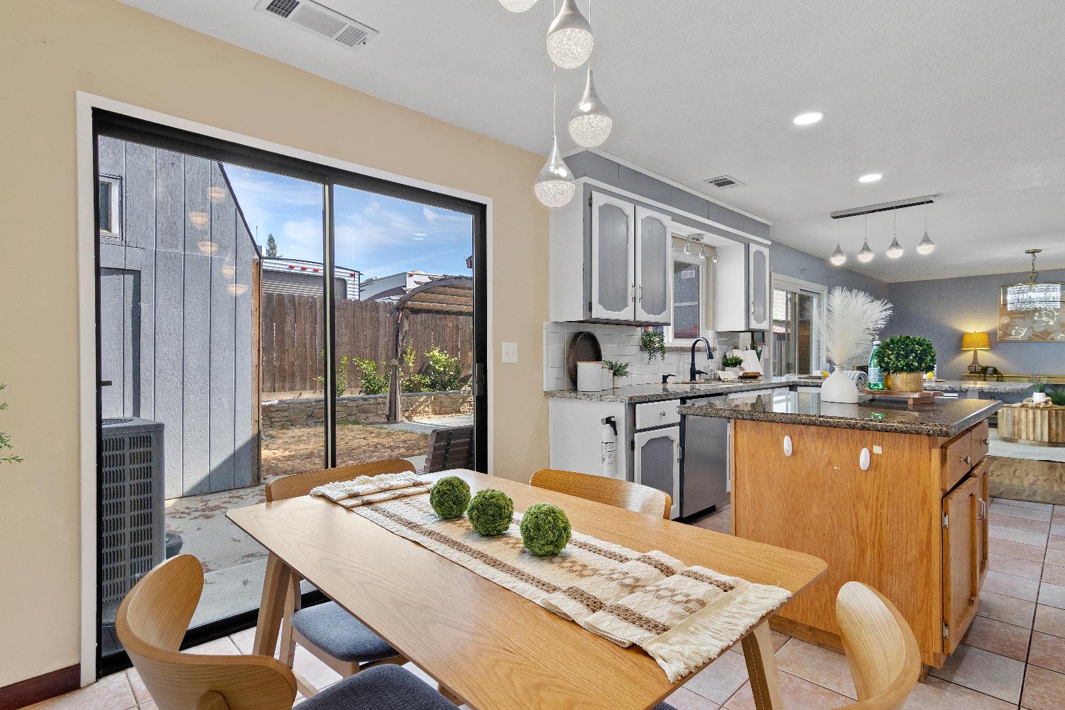 1825 Bridgewood Way, Modesto, CA 95355