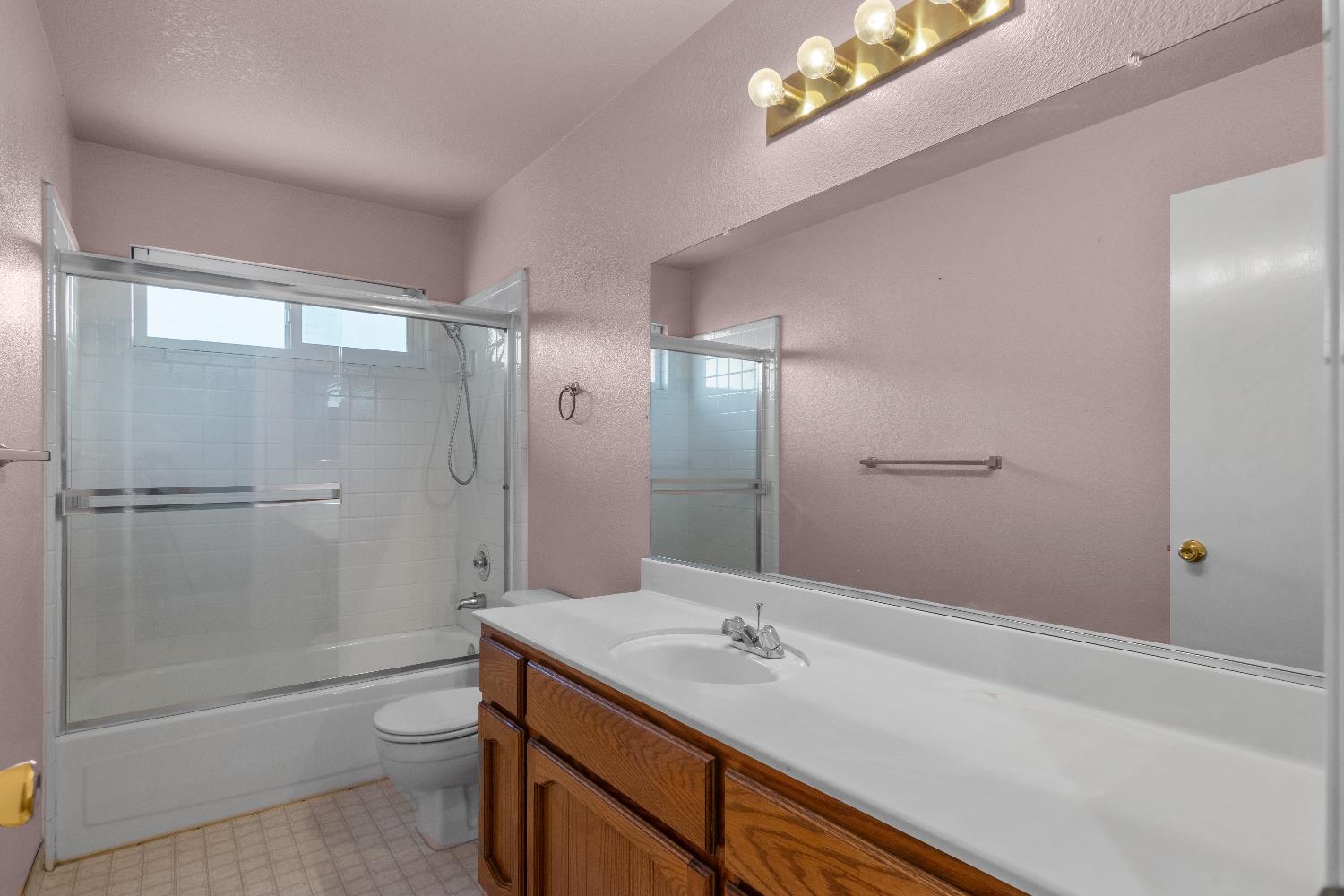 1825 Bridgewood Way, Modesto, CA 95355