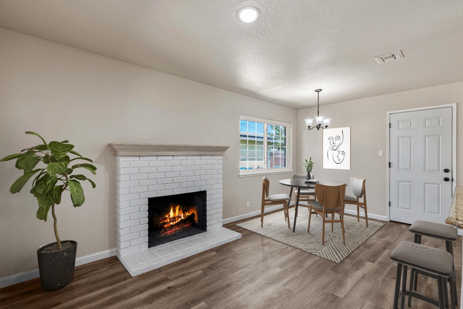 1320 Aurora St, Modesto, CA 95351