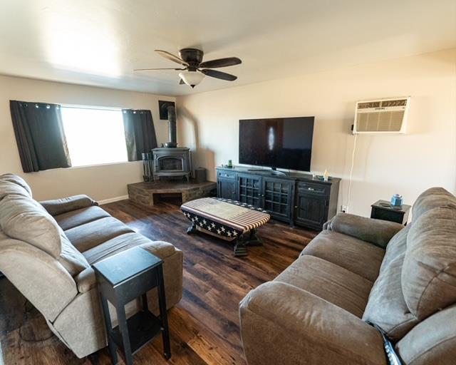 14778 Navarro Ct, La Grange, CA 95329