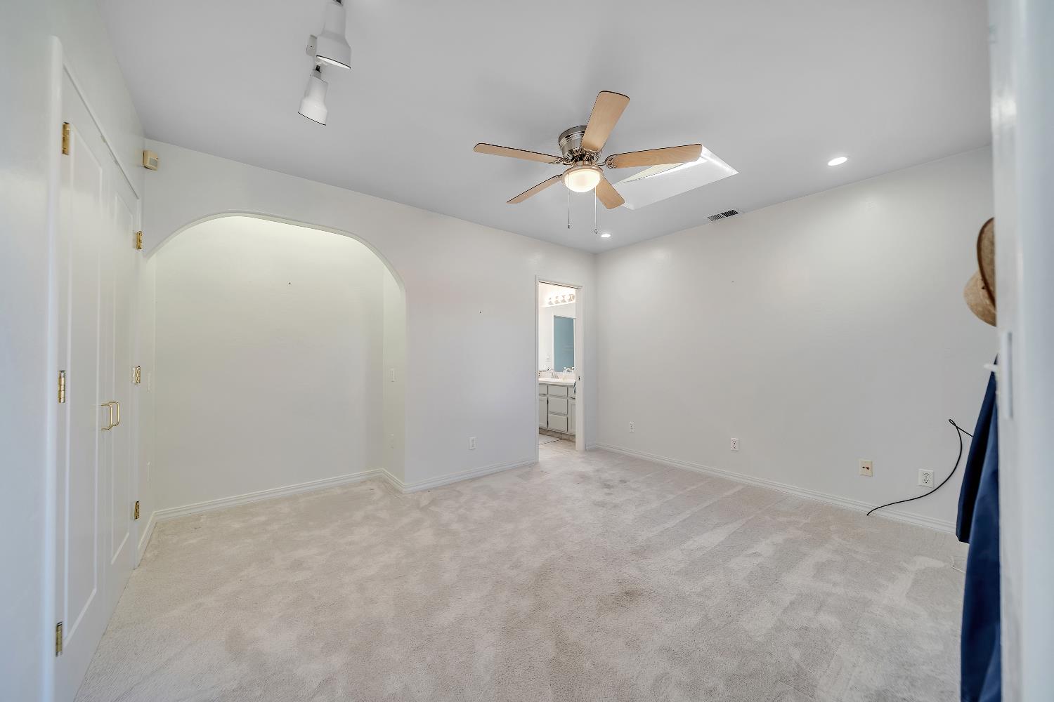 905 Roble Ave, Modesto, CA 95354