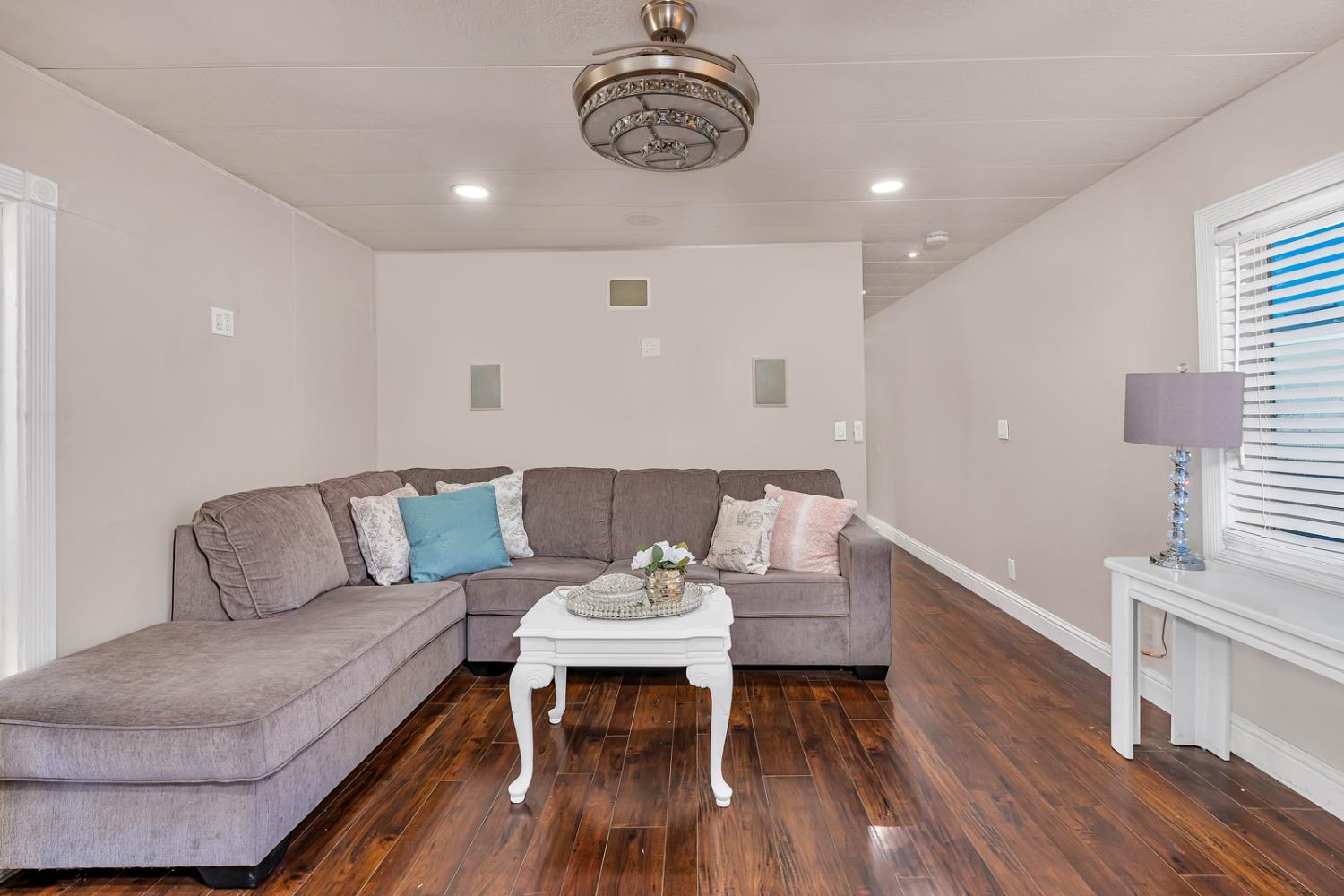 436 N Mercey Springs #16, Los Banos, CA 93635