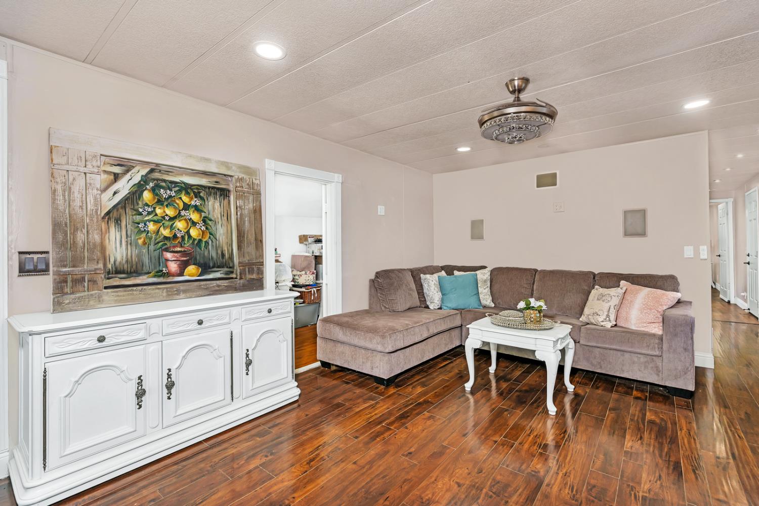 436 N Mercey Springs #16, Los Banos, CA 93635