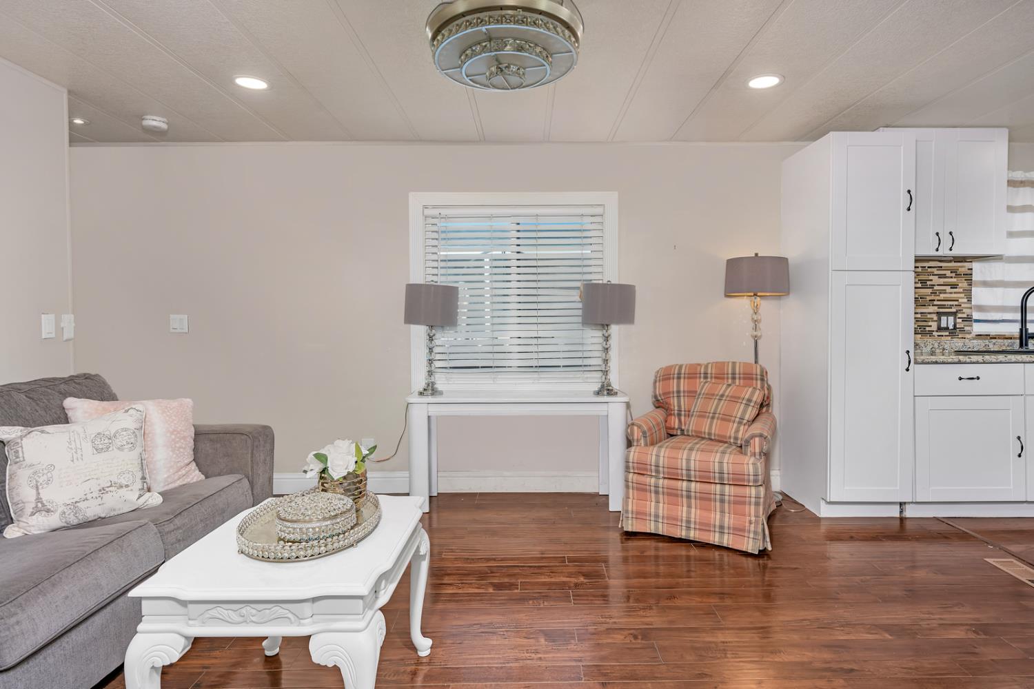 436 N Mercey Springs #16, Los Banos, CA 93635