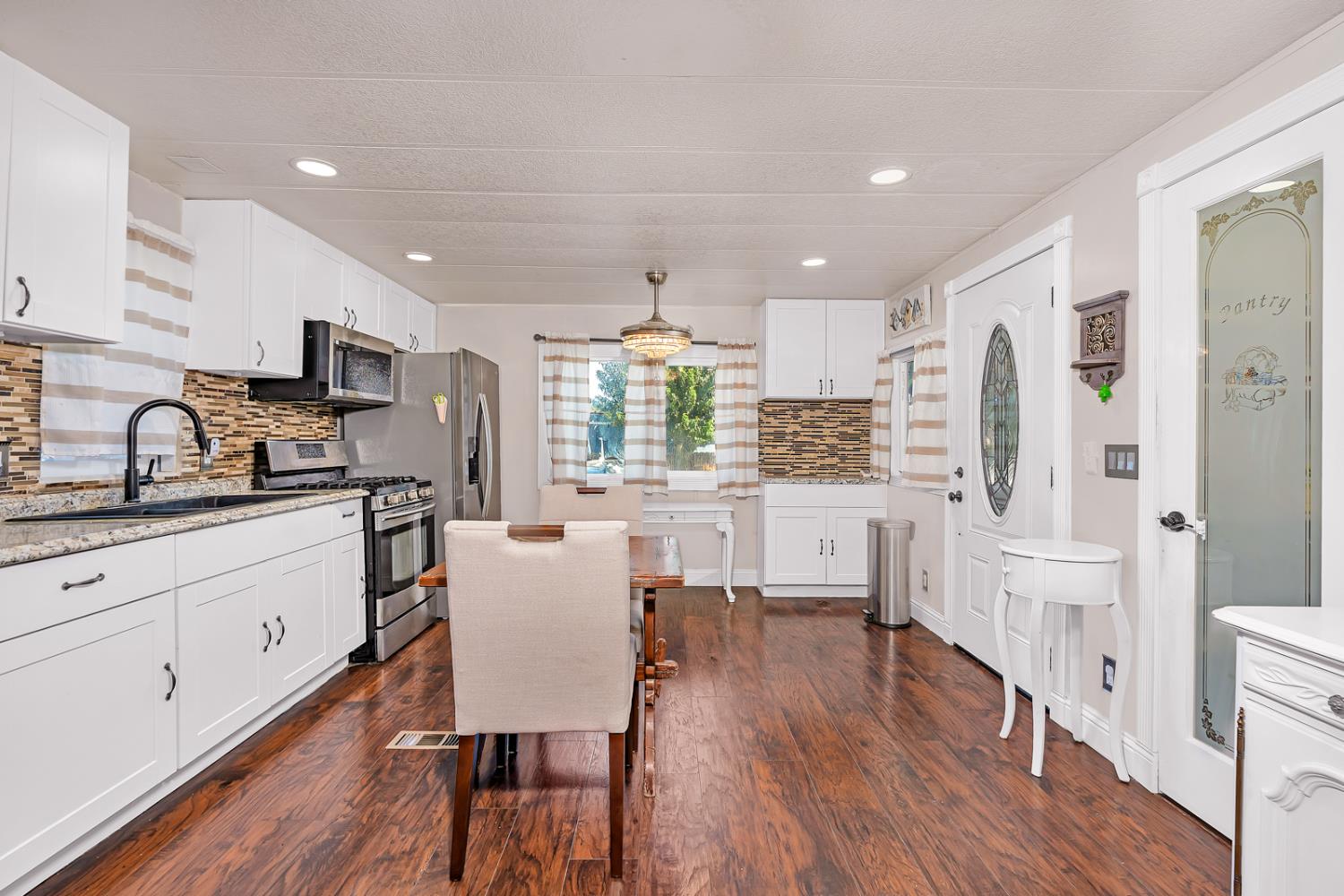 436 N Mercey Springs #16, Los Banos, CA 93635