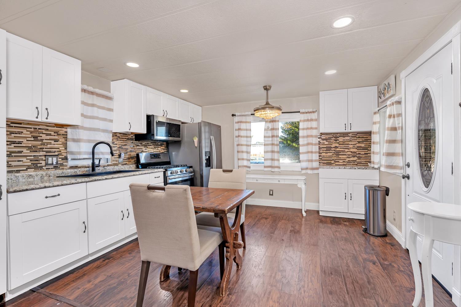 436 N Mercey Springs #16, Los Banos, CA 93635