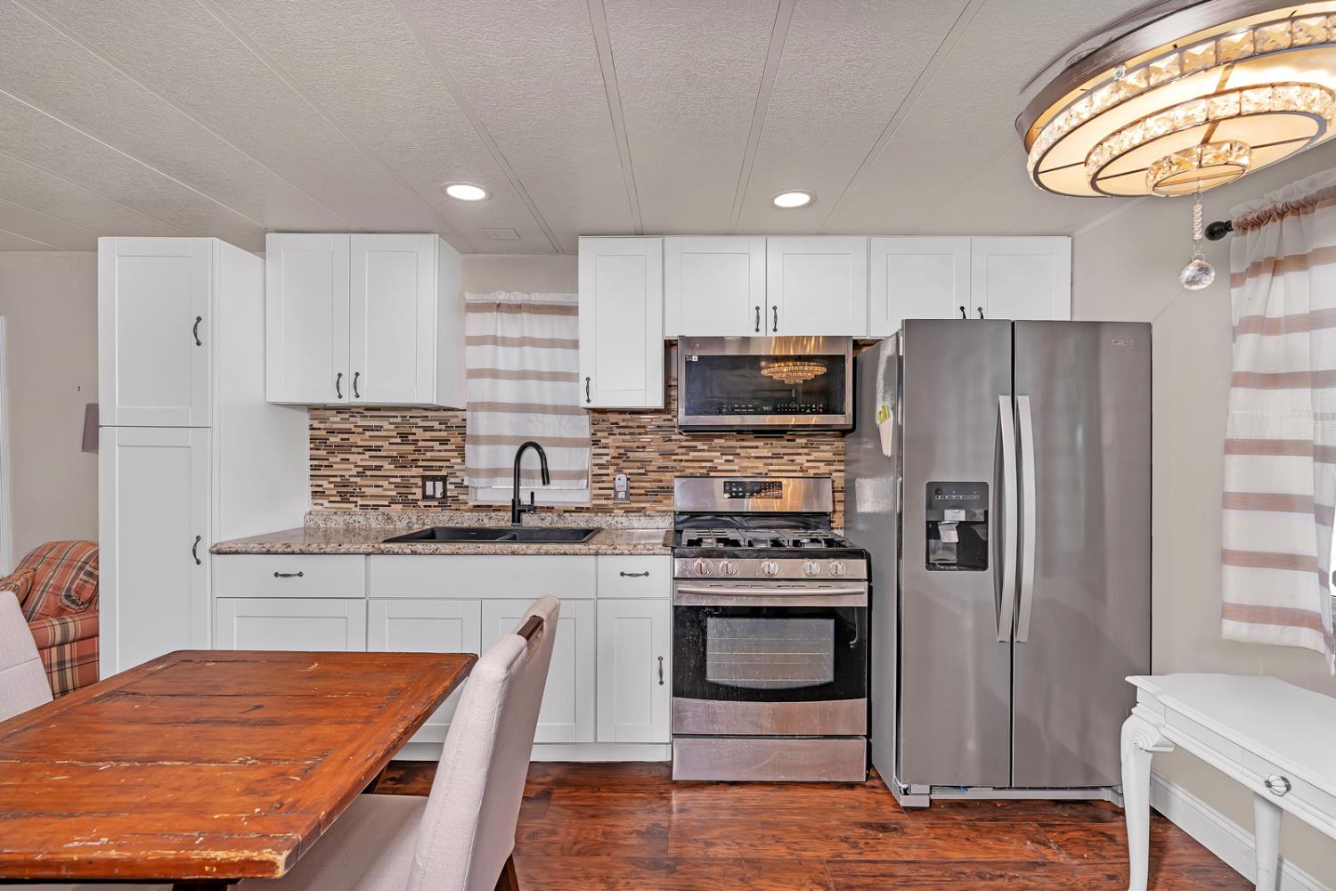 436 N Mercey Springs #16, Los Banos, CA 93635