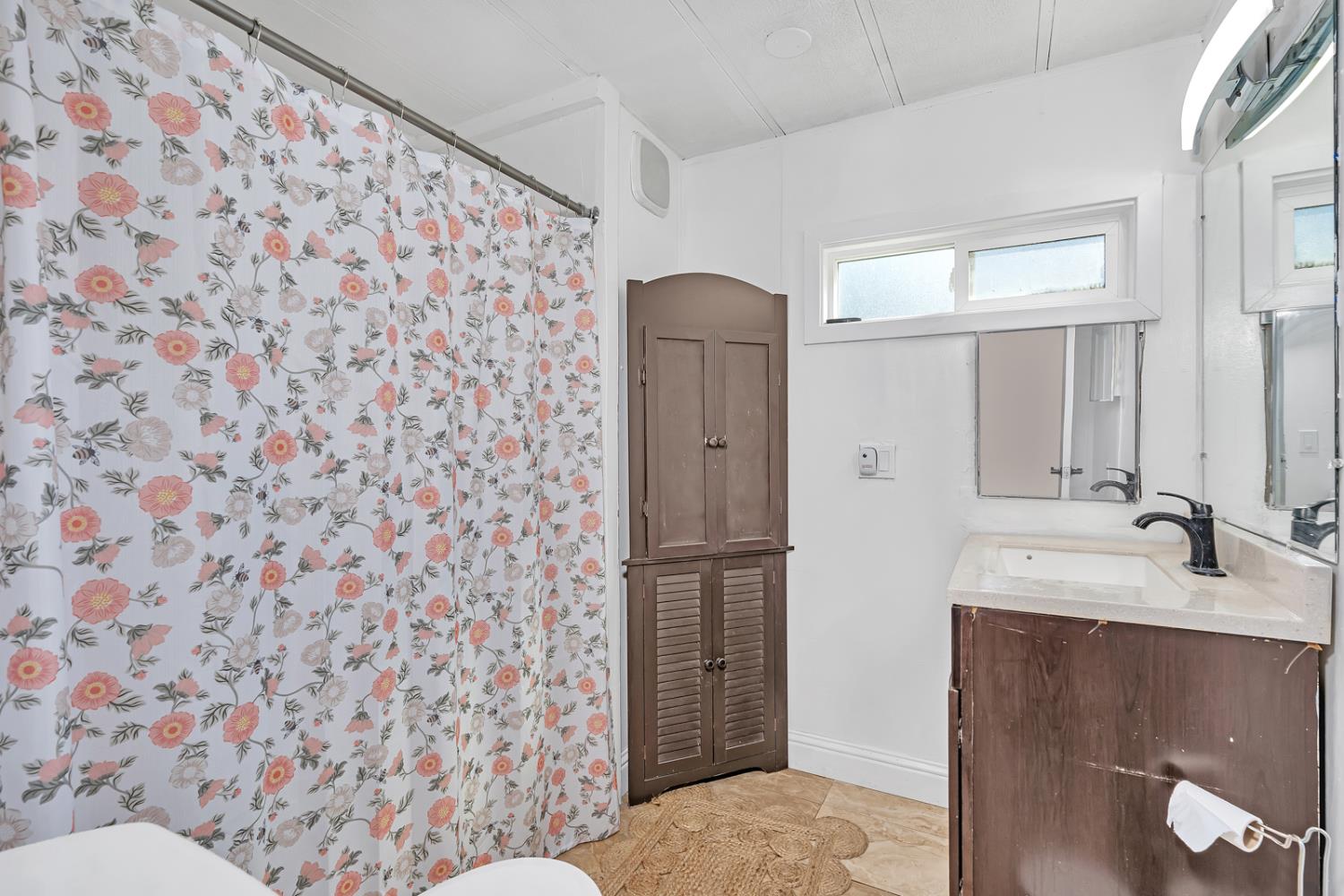 436 N Mercey Springs #16, Los Banos, CA 93635