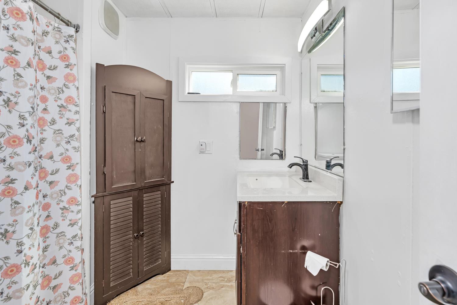 436 N Mercey Springs #16, Los Banos, CA 93635