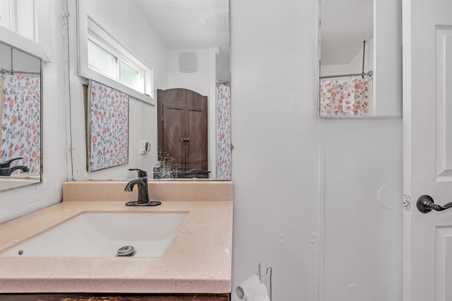 436 N Mercey Springs #16, Los Banos, CA 93635