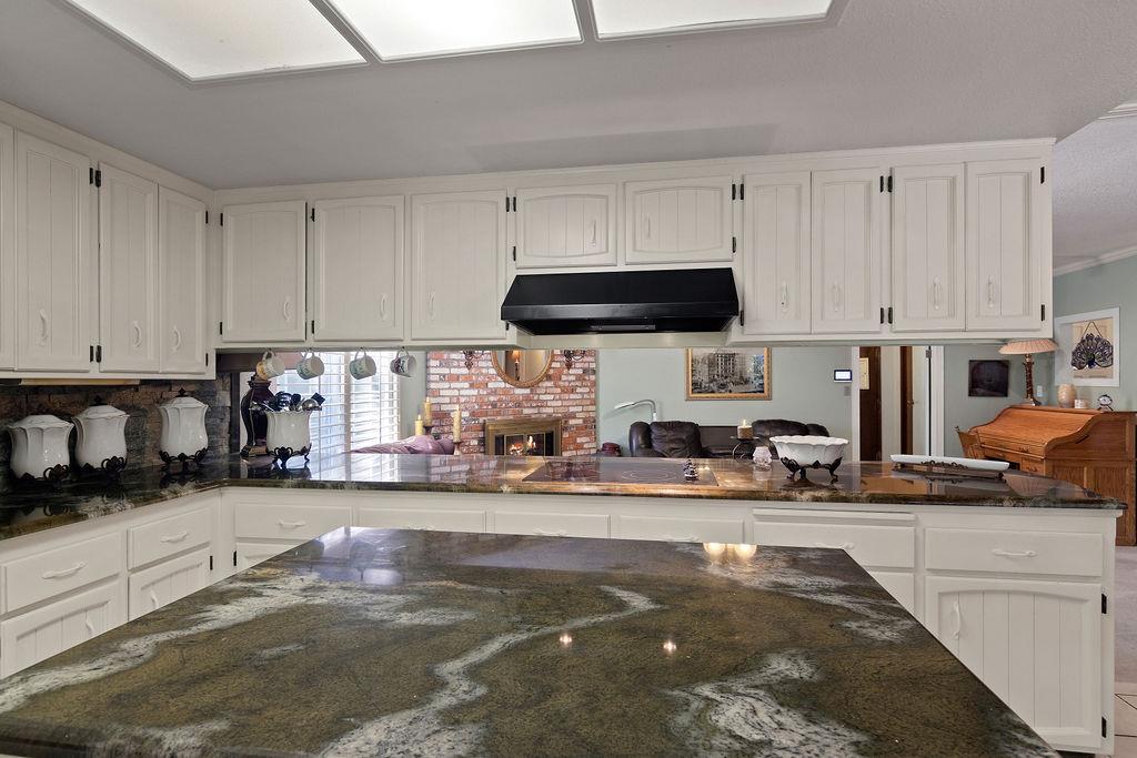 317 Dorado Ln, Modesto, CA 95356