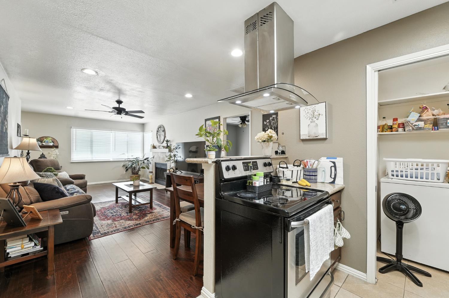 3400 Kingswood Dr #19, Modesto, CA 95355