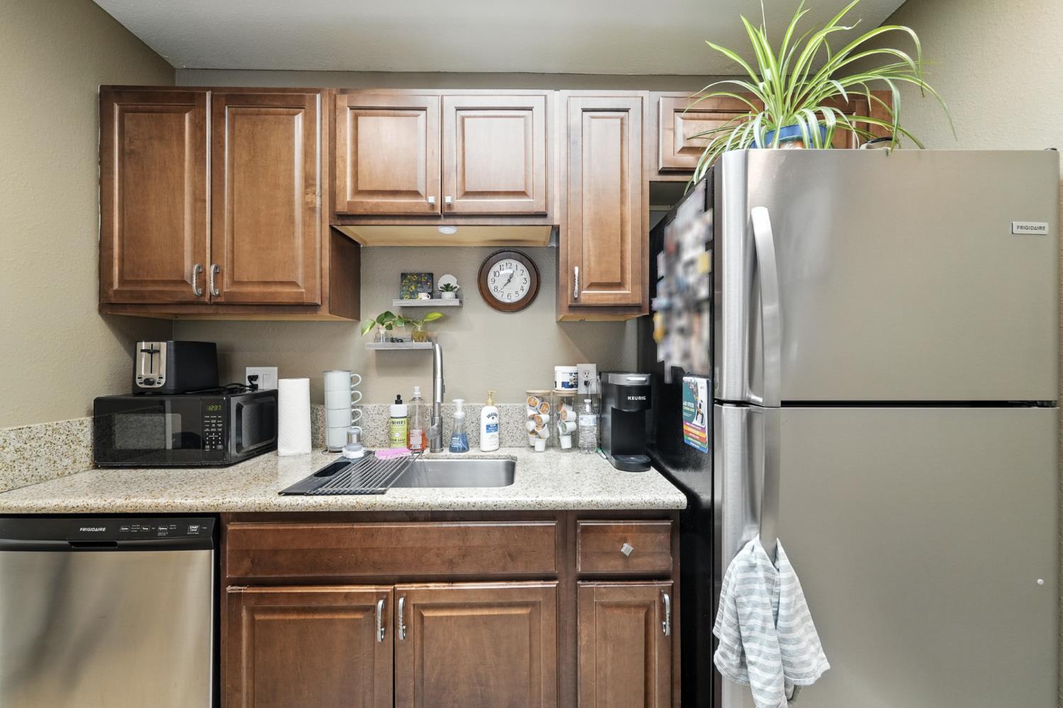 3400 Kingswood Dr #19, Modesto, CA 95355