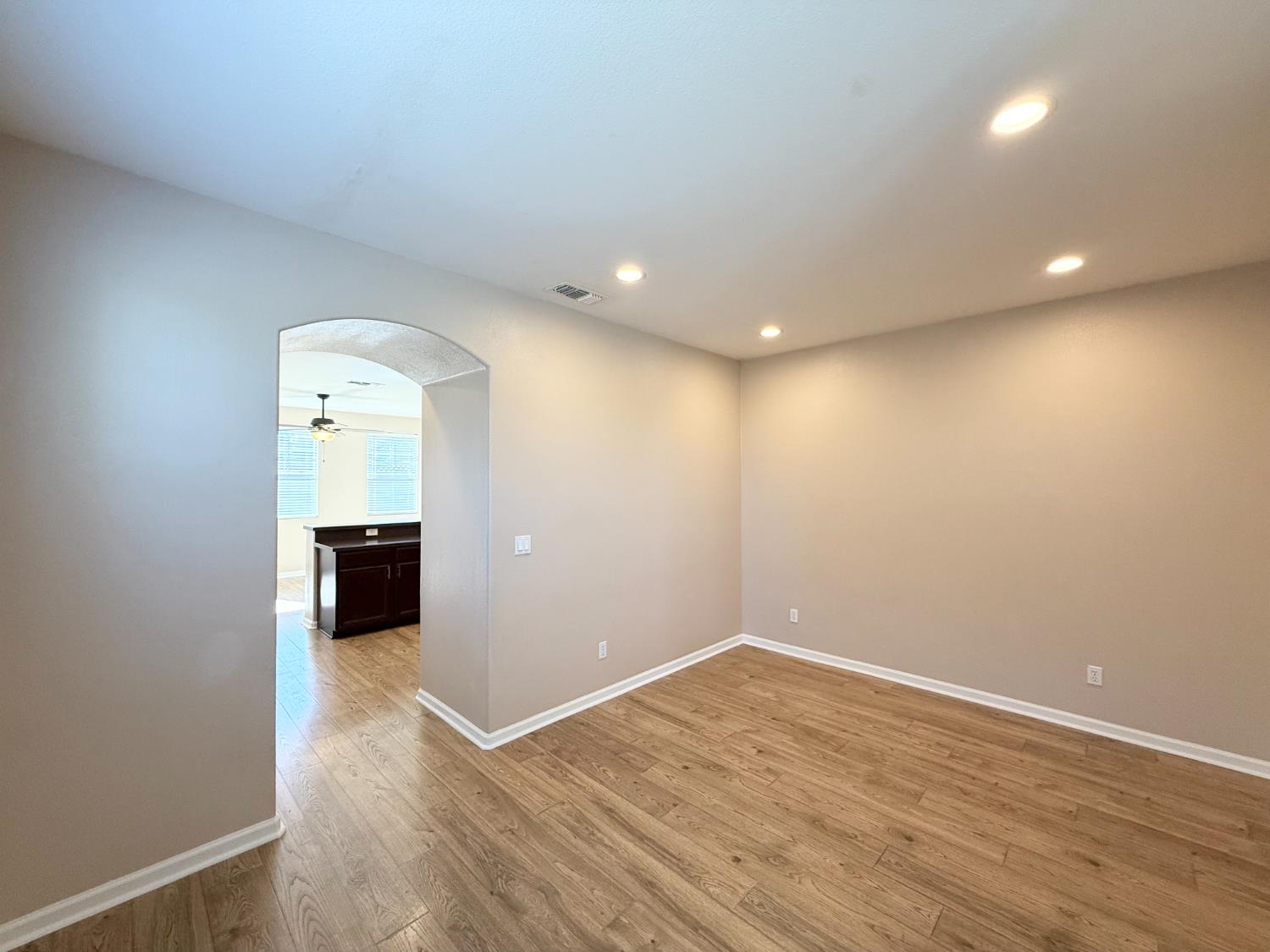 918 Castellona Dr, Newman, CA 95360