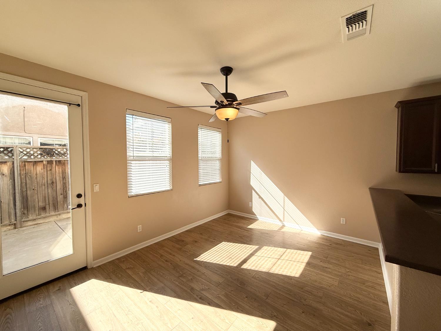 918 Castellona Dr, Newman, CA 95360