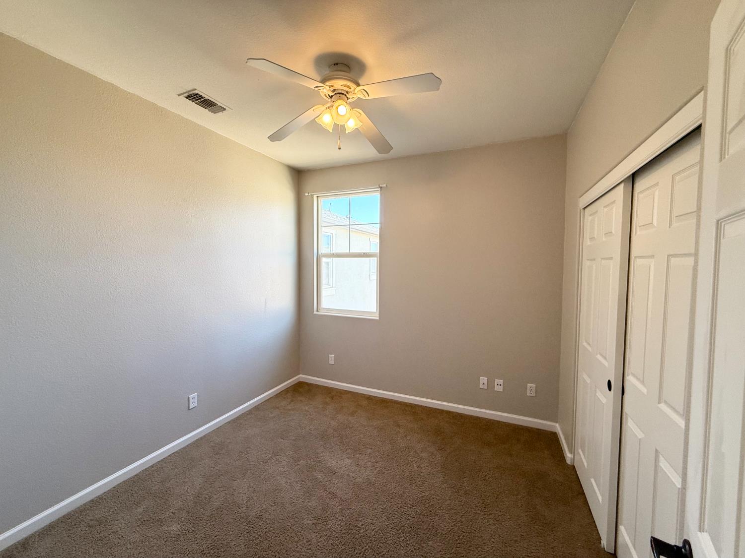 918 Castellona Dr, Newman, CA 95360