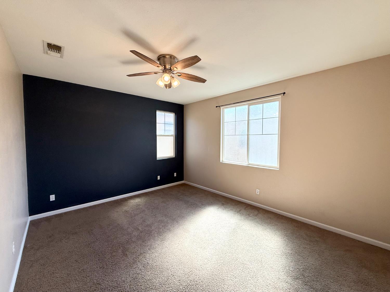 918 Castellona Dr, Newman, CA 95360