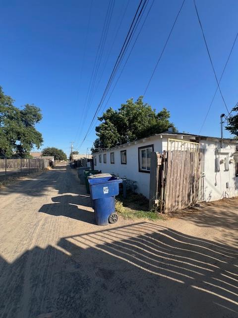 809 S B, Madera, CA 93638