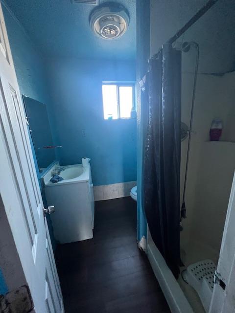 809 S B, Madera, CA 93638