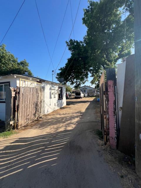 809 S B, Madera, CA 93638