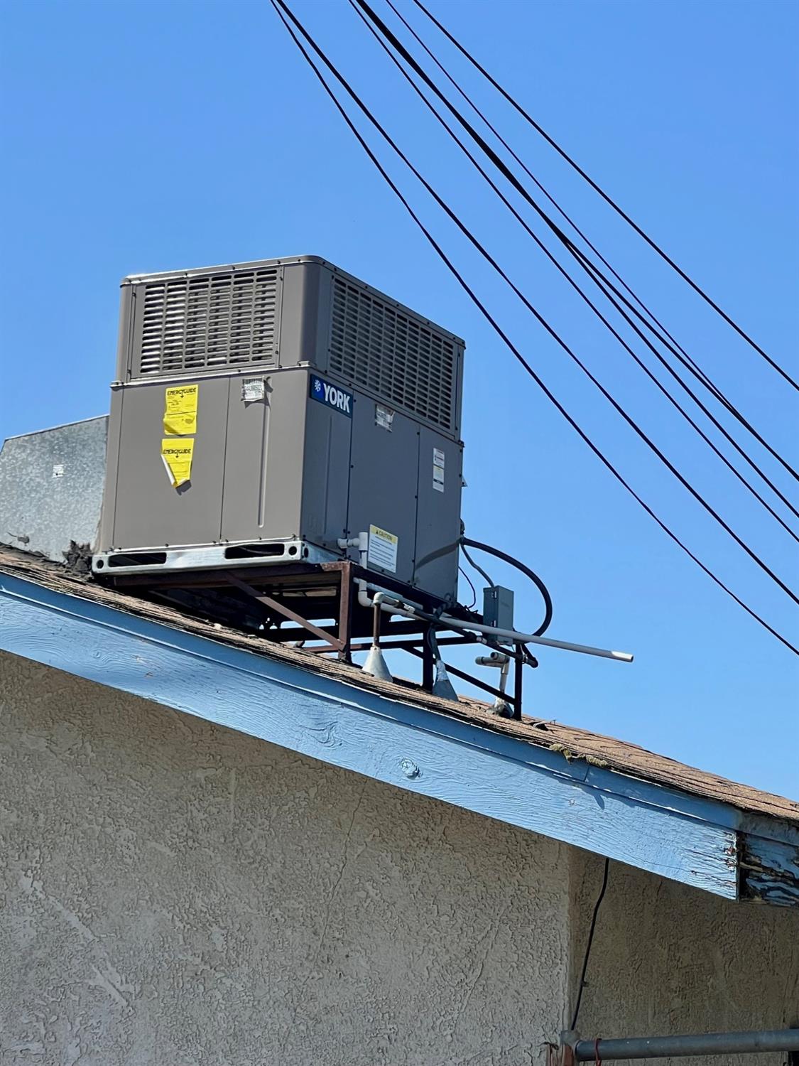 409 E 12th St, Madera, CA 93638