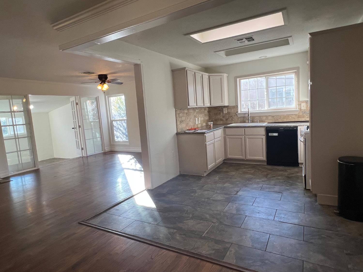 208 Tokay Ave, Modesto, CA 95350