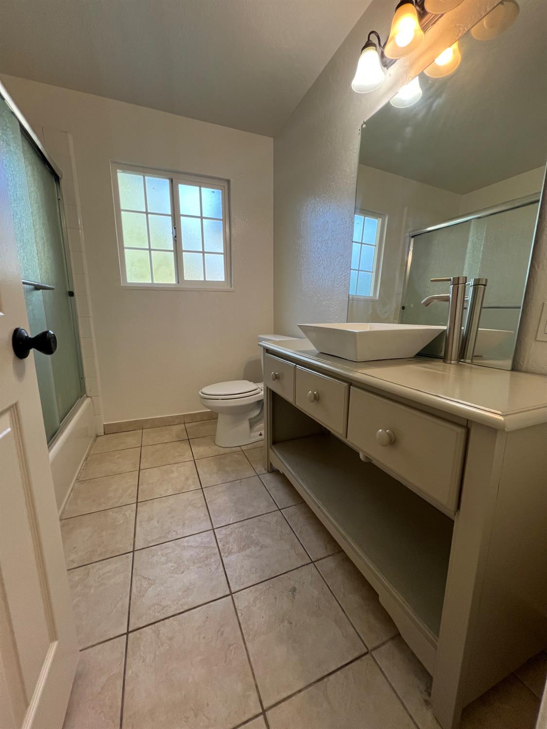 208 Tokay Ave, Modesto, CA 95350