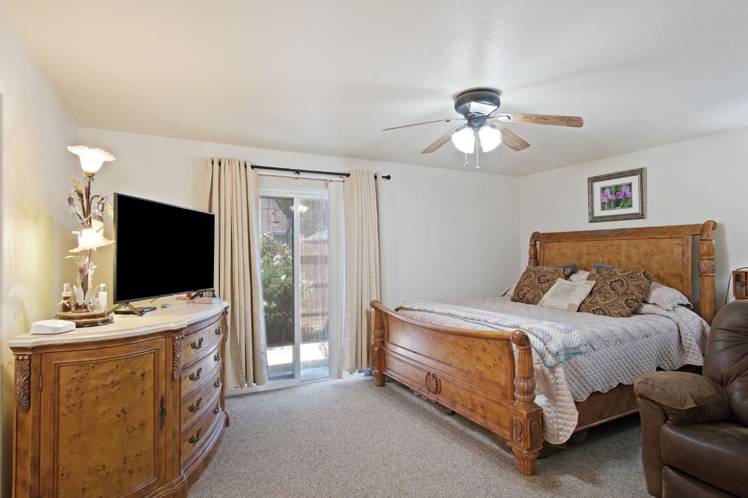 1256 California Ave, Dos Palos, CA 93620