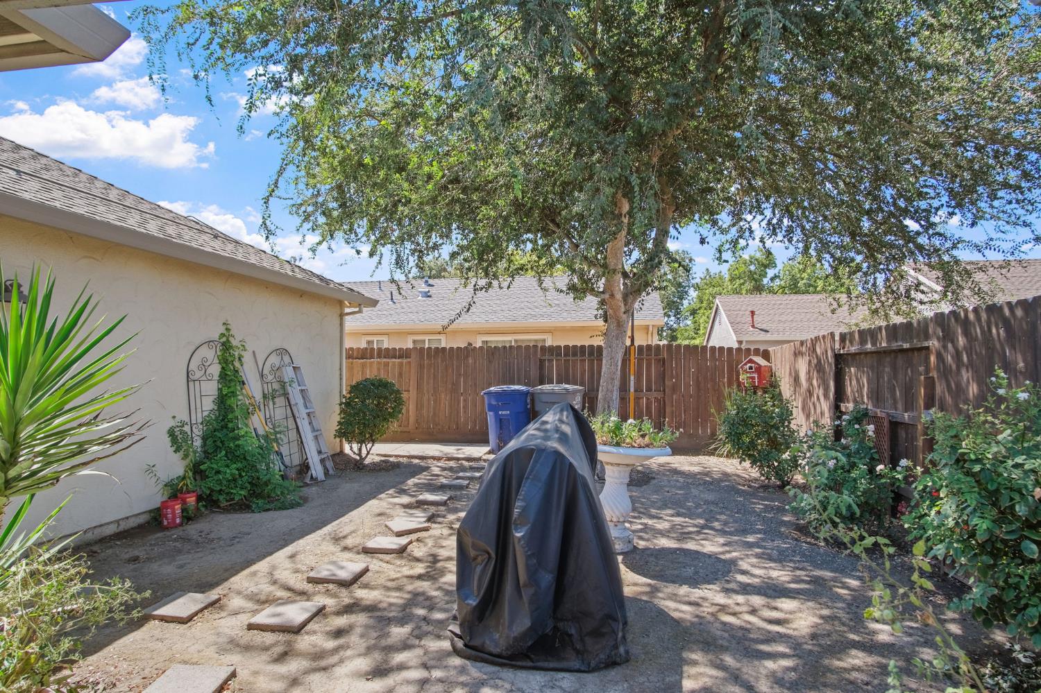 1256 California Ave, Dos Palos, CA 93620