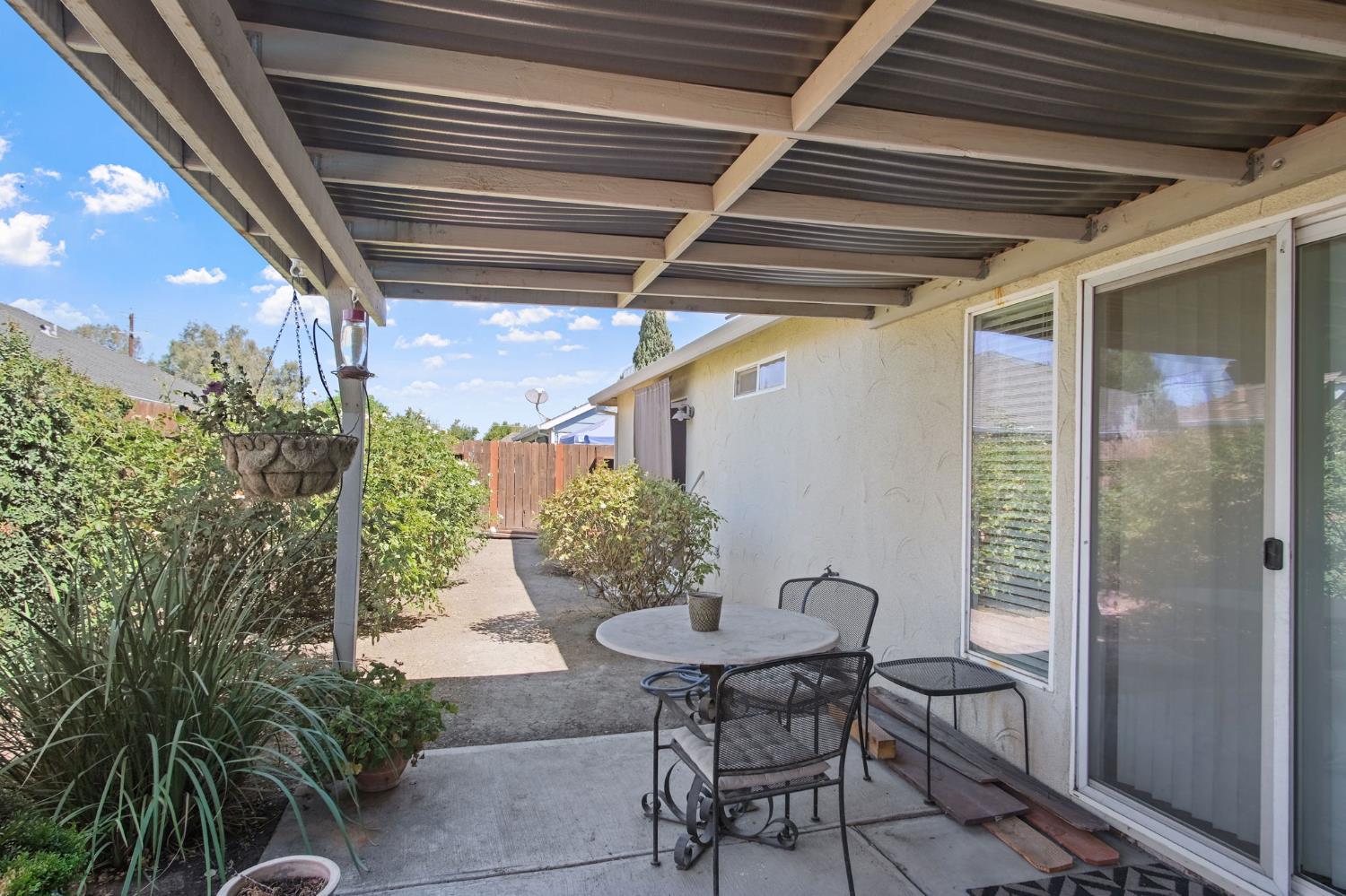 1256 California Ave, Dos Palos, CA 93620