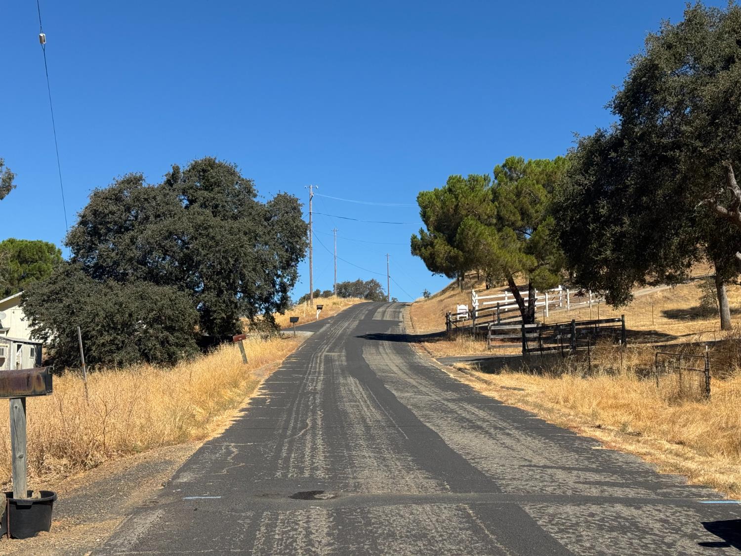 837 Castillo, La Grange, CA 95329