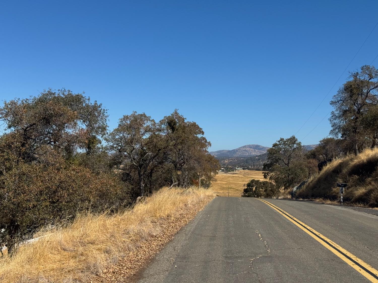 9553 Coronado Dr, La Grange, CA 95329