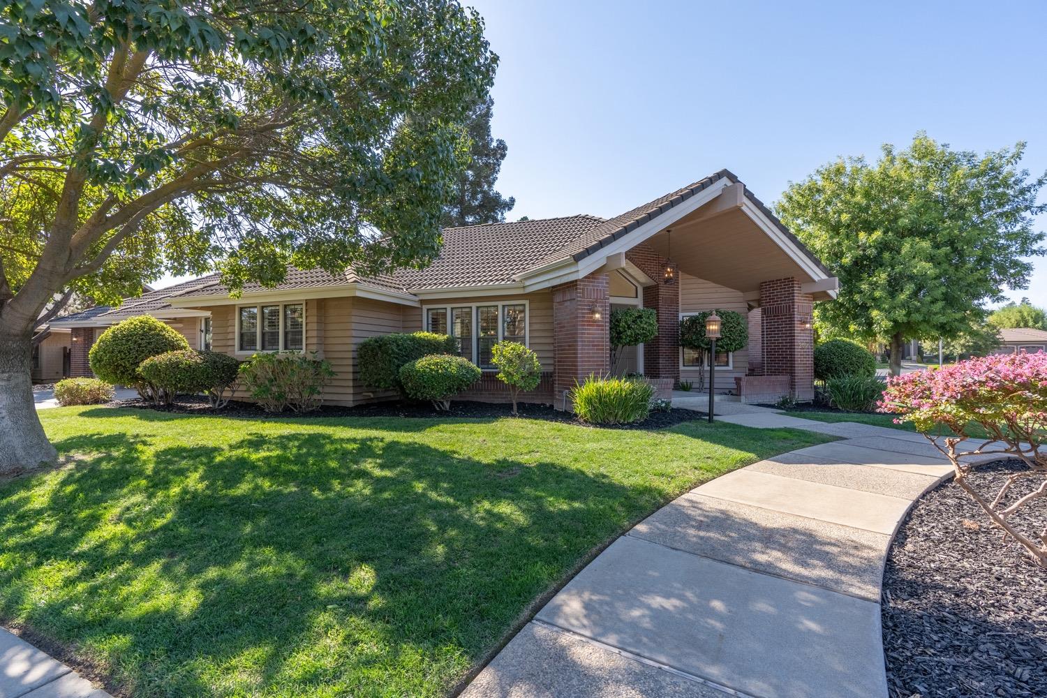 2500 Van Hoeks Cir, Modesto, CA 95356