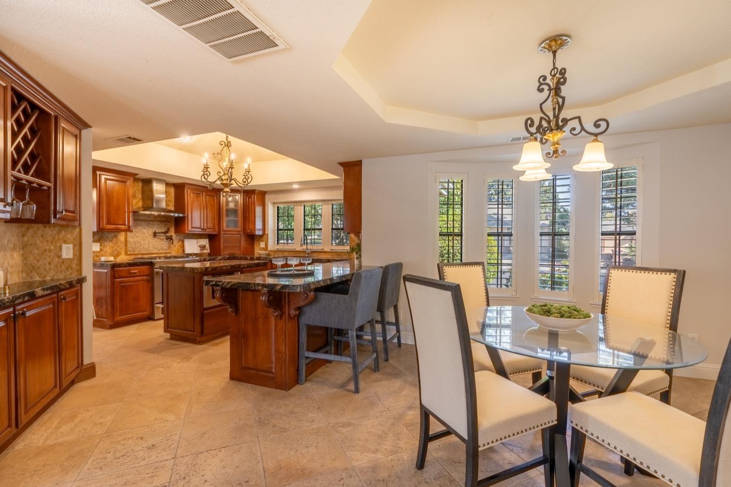 2500 Van Hoeks Cir, Modesto, CA 95356