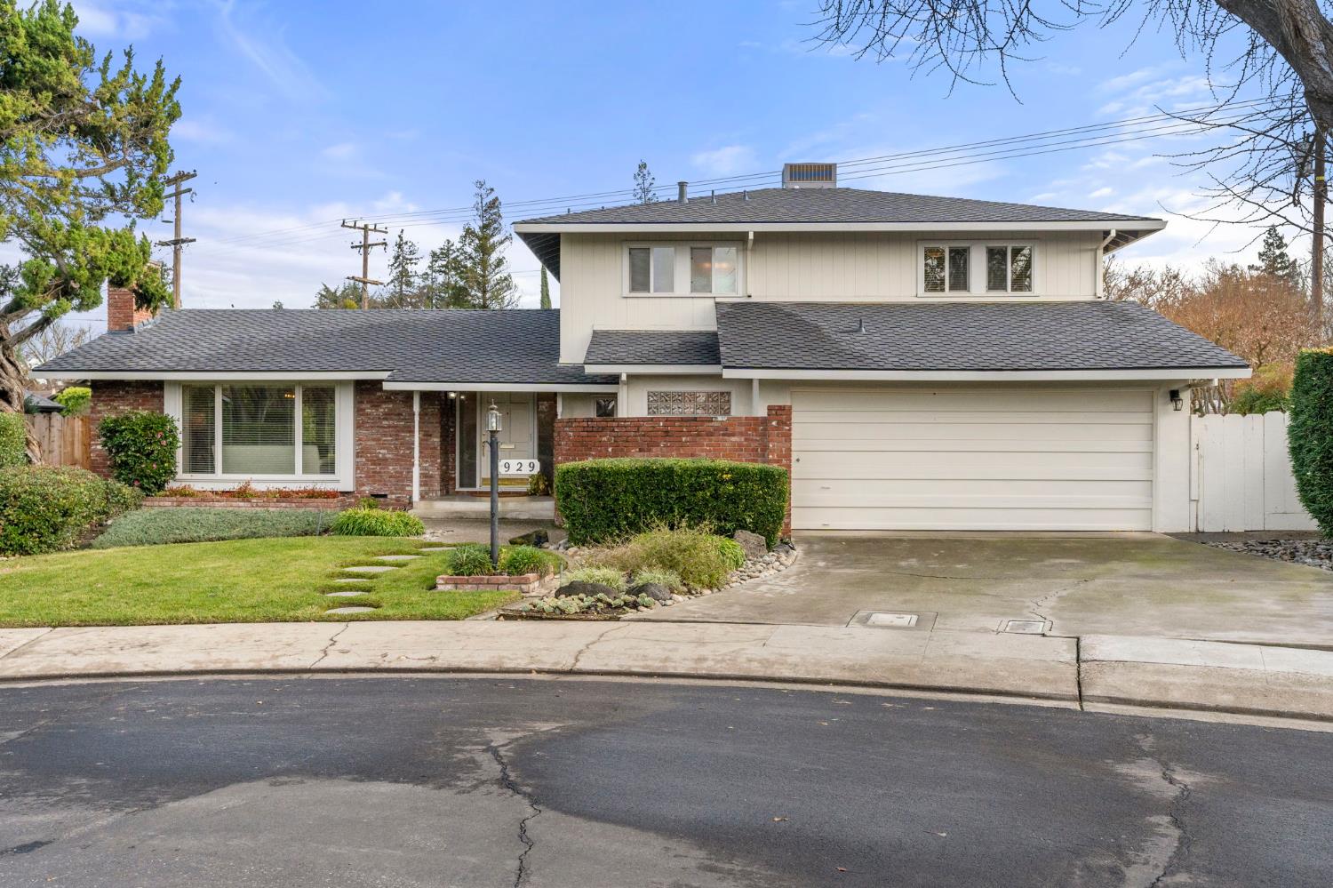 929 Terrace Pl, Modesto, CA 95350