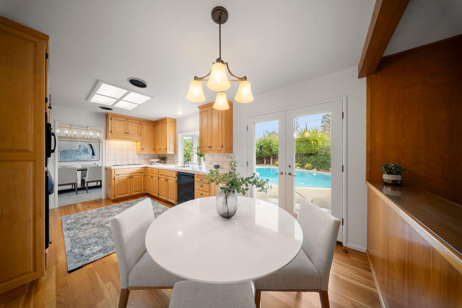 929 Terrace Pl, Modesto, CA 95350