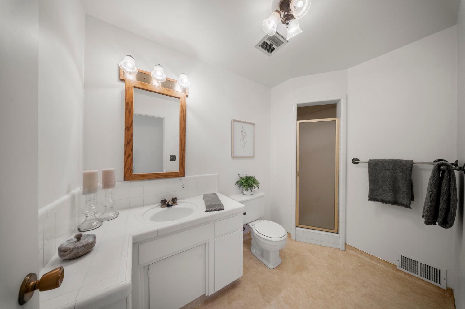 929 Terrace Pl, Modesto, CA 95350