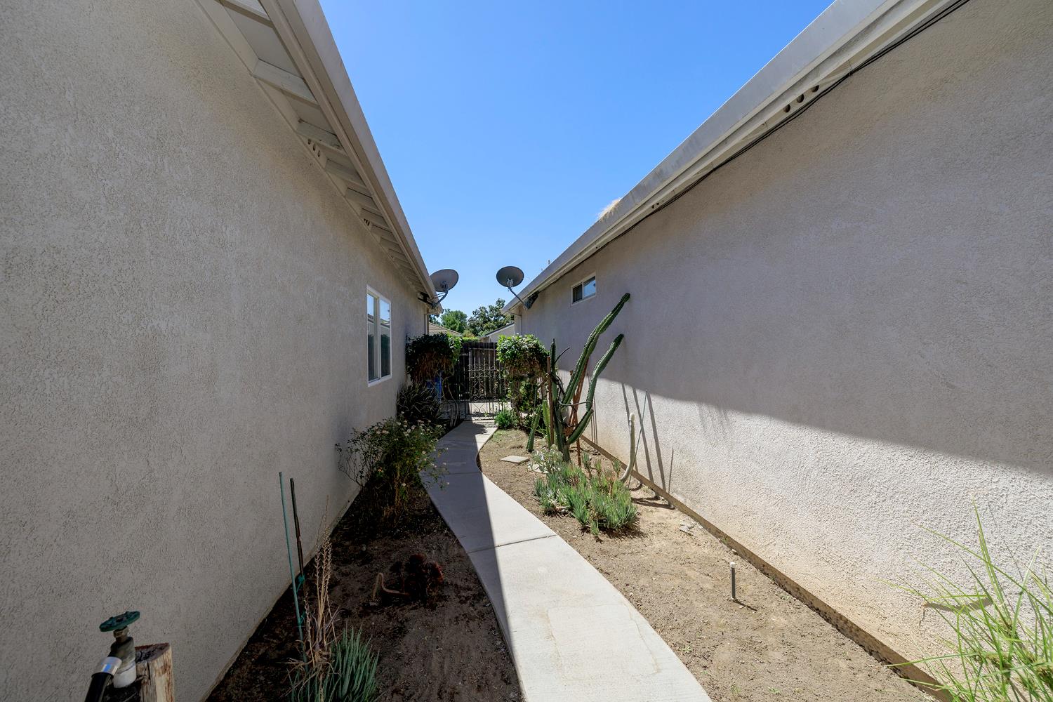 2123 Spring Blossom Ln, Turlock, CA 95382