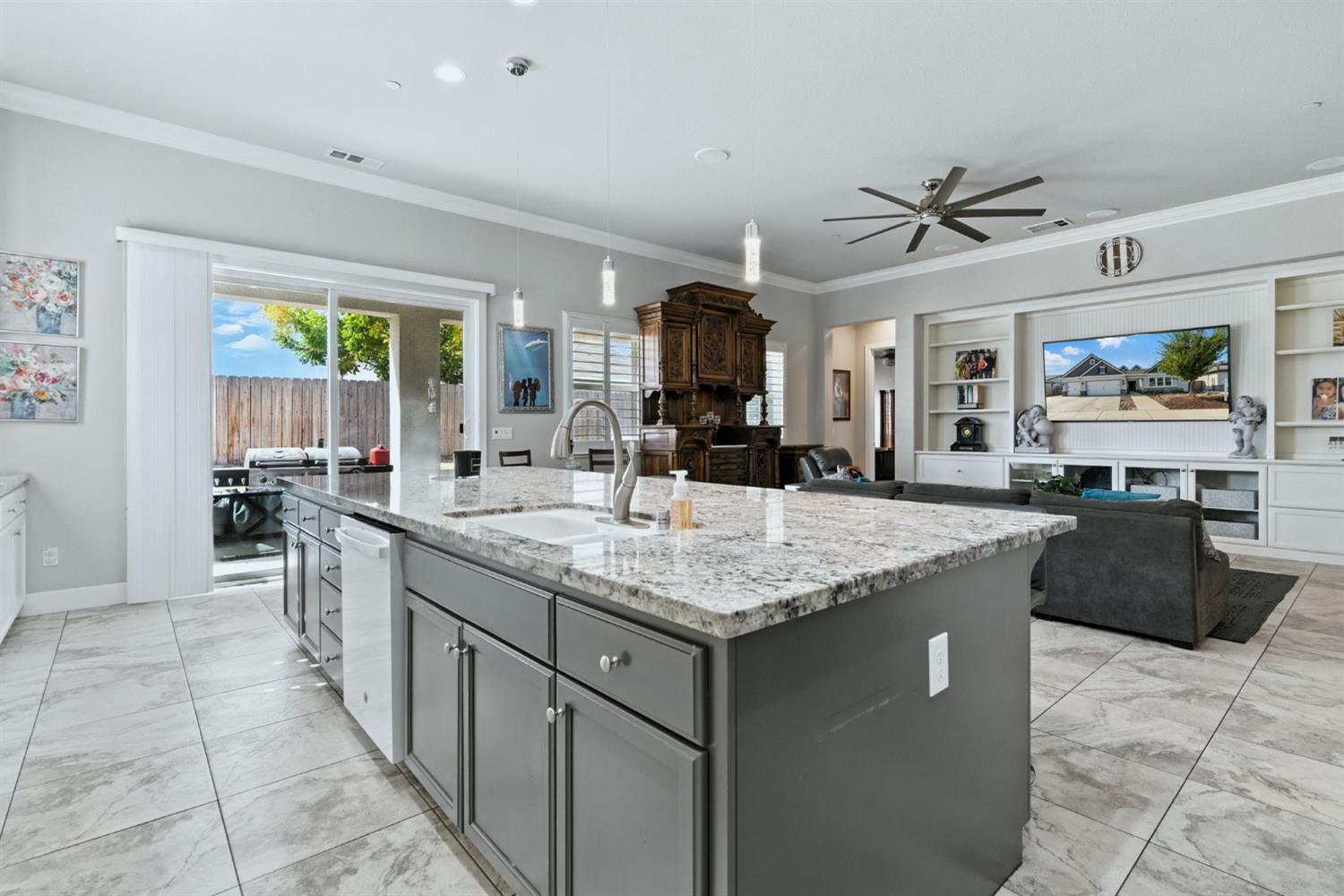 1362 Tannehill Dr, Manteca, CA 95337