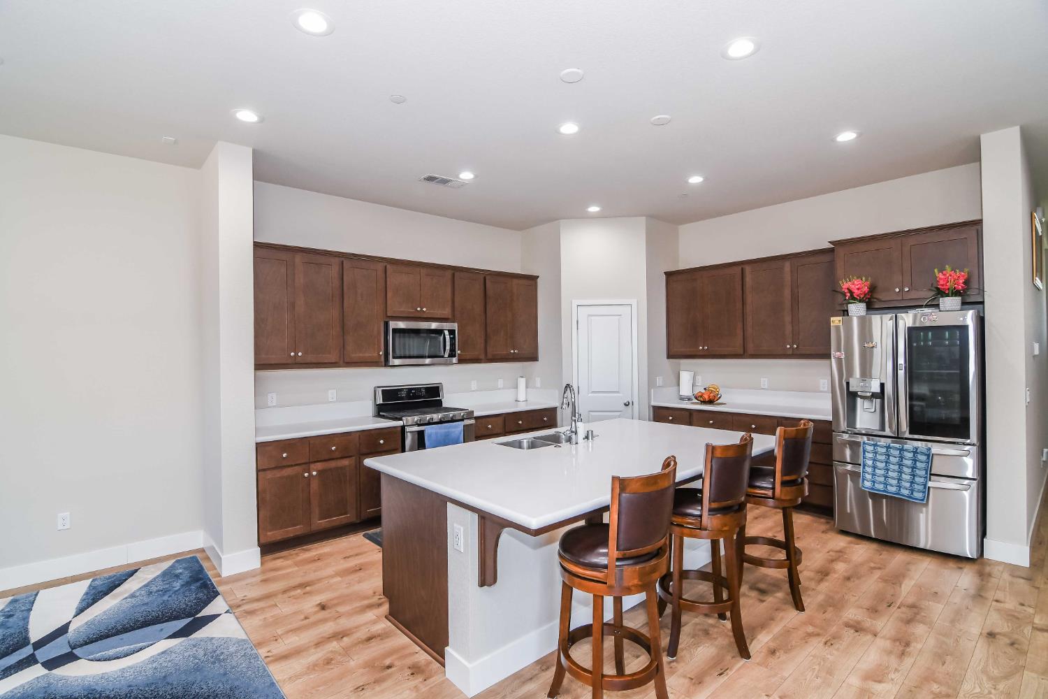 2387 Dilip Dr, Manteca, CA 95337