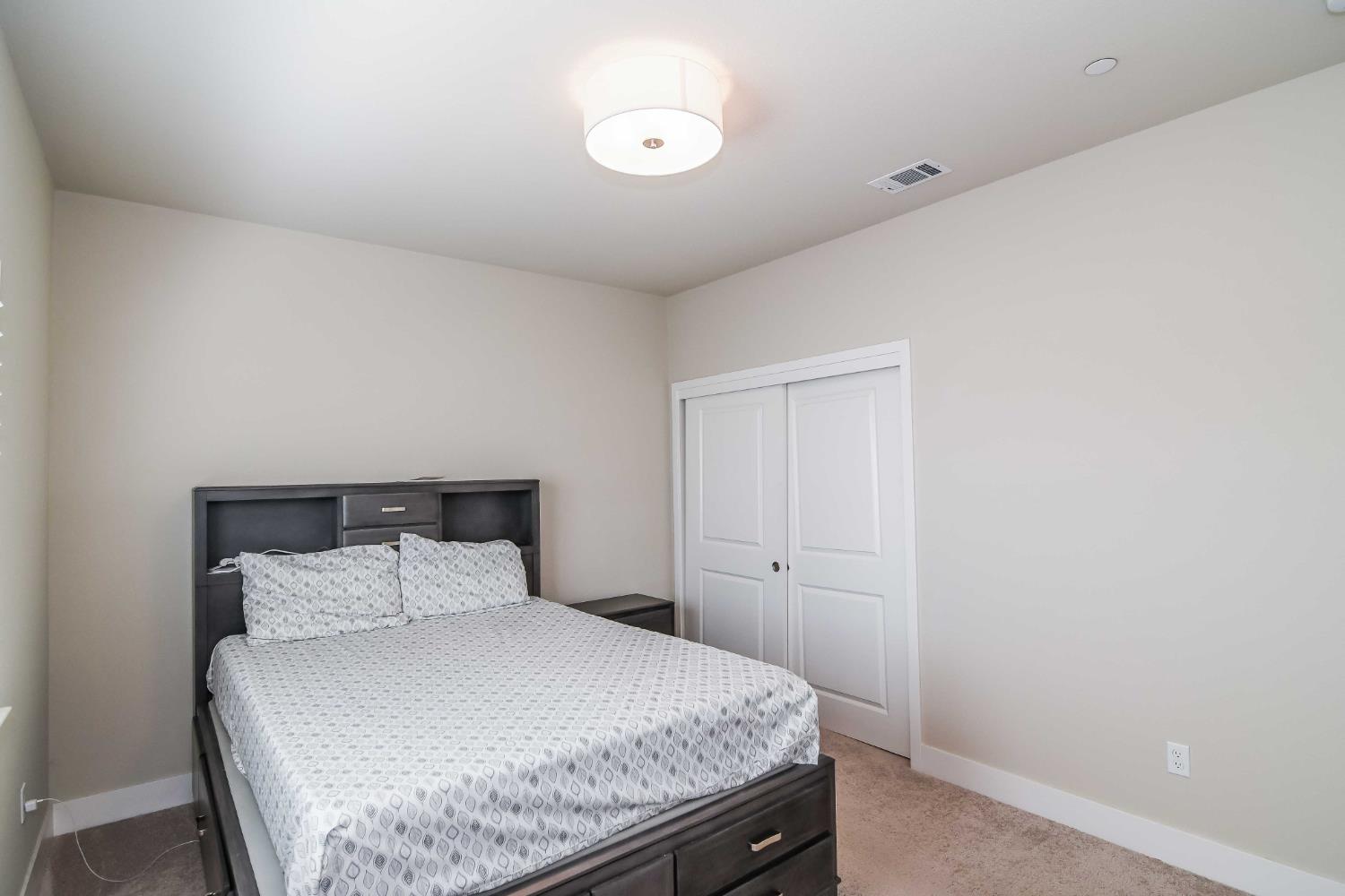 2387 Dilip Dr, Manteca, CA 95337