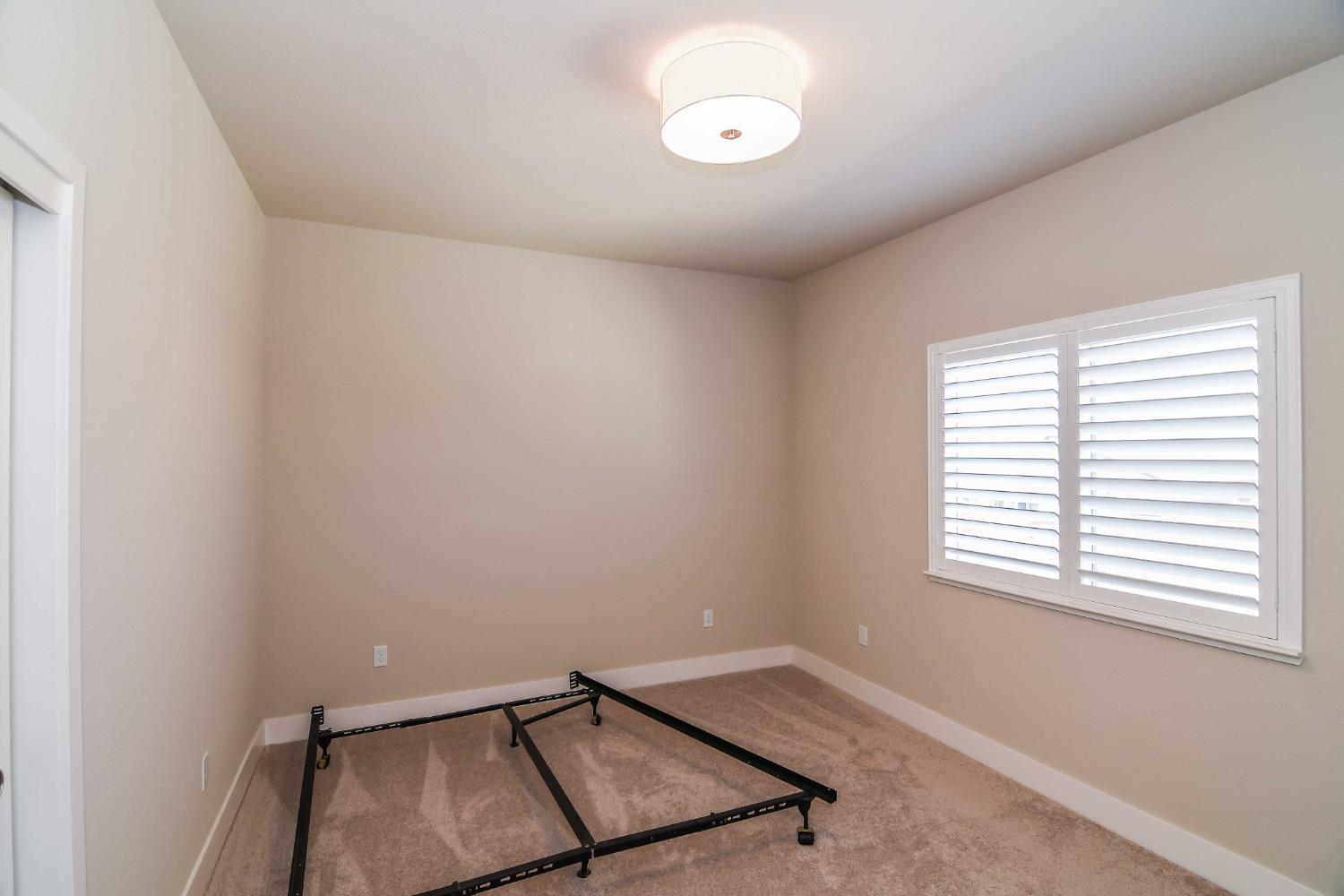 2387 Dilip Dr, Manteca, CA 95337