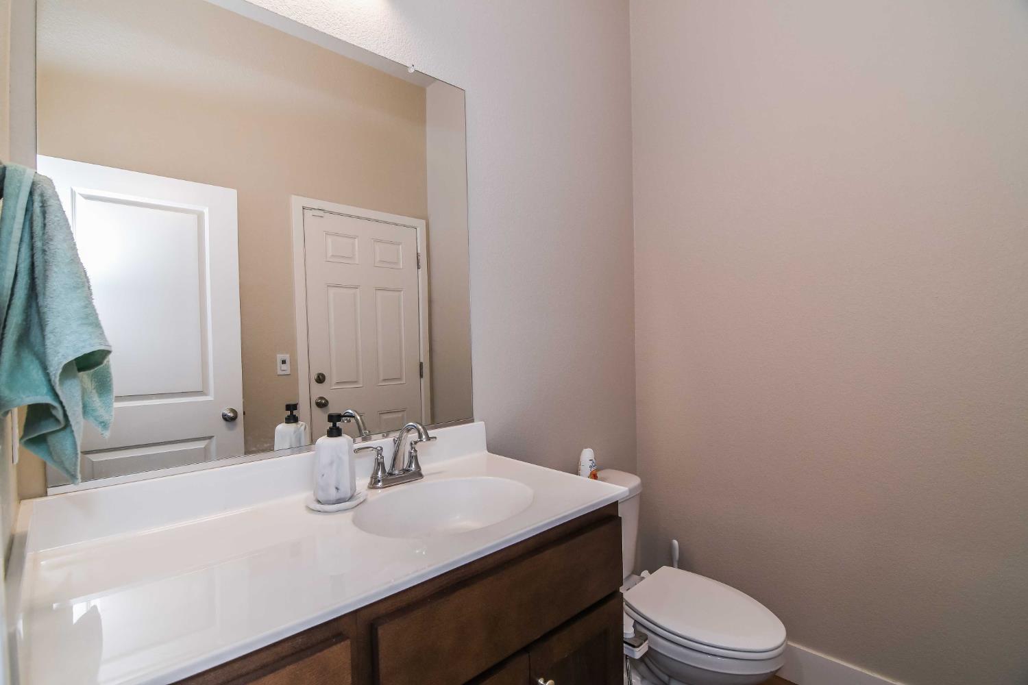 2387 Dilip Dr, Manteca, CA 95337