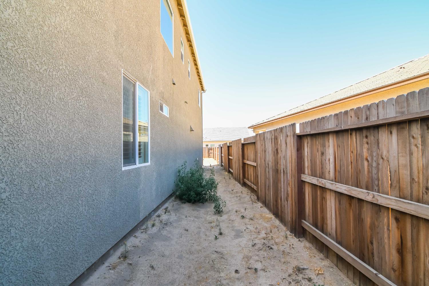 2387 Dilip Dr, Manteca, CA 95337