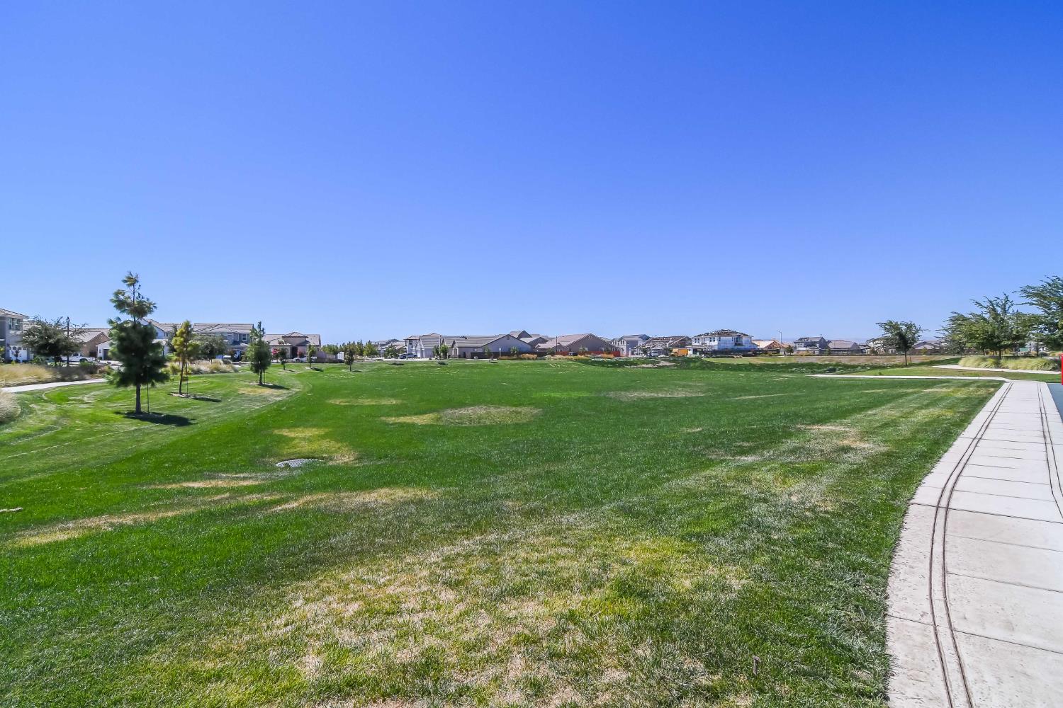 2387 Dilip Dr, Manteca, CA 95337