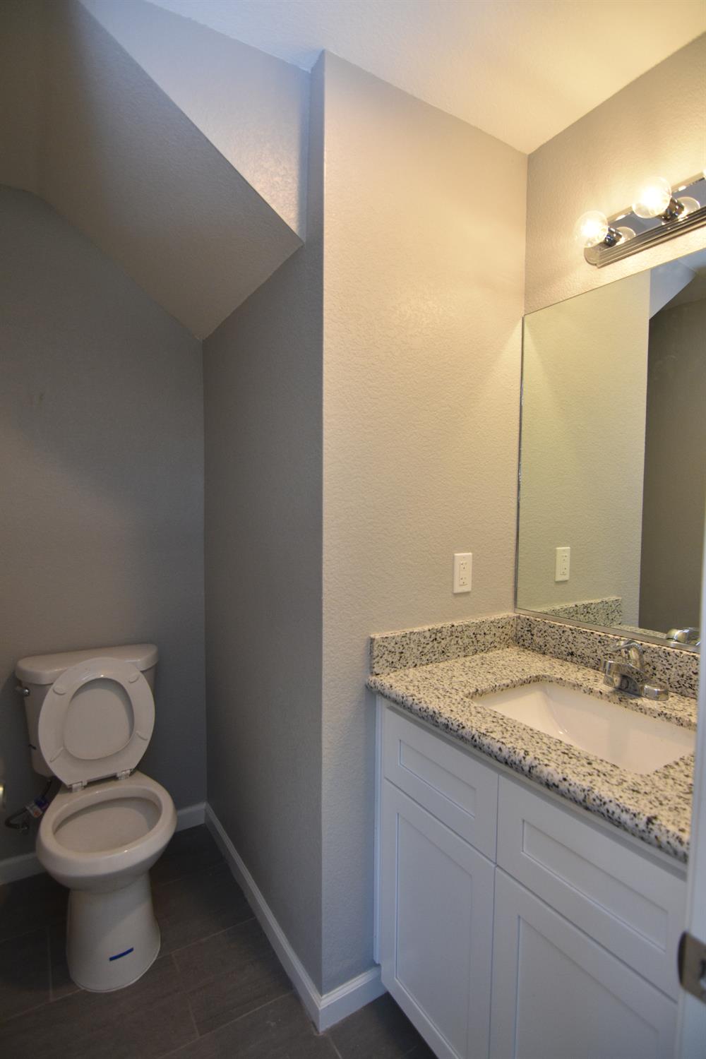 570 Jason Dr, Turlock, CA 95380