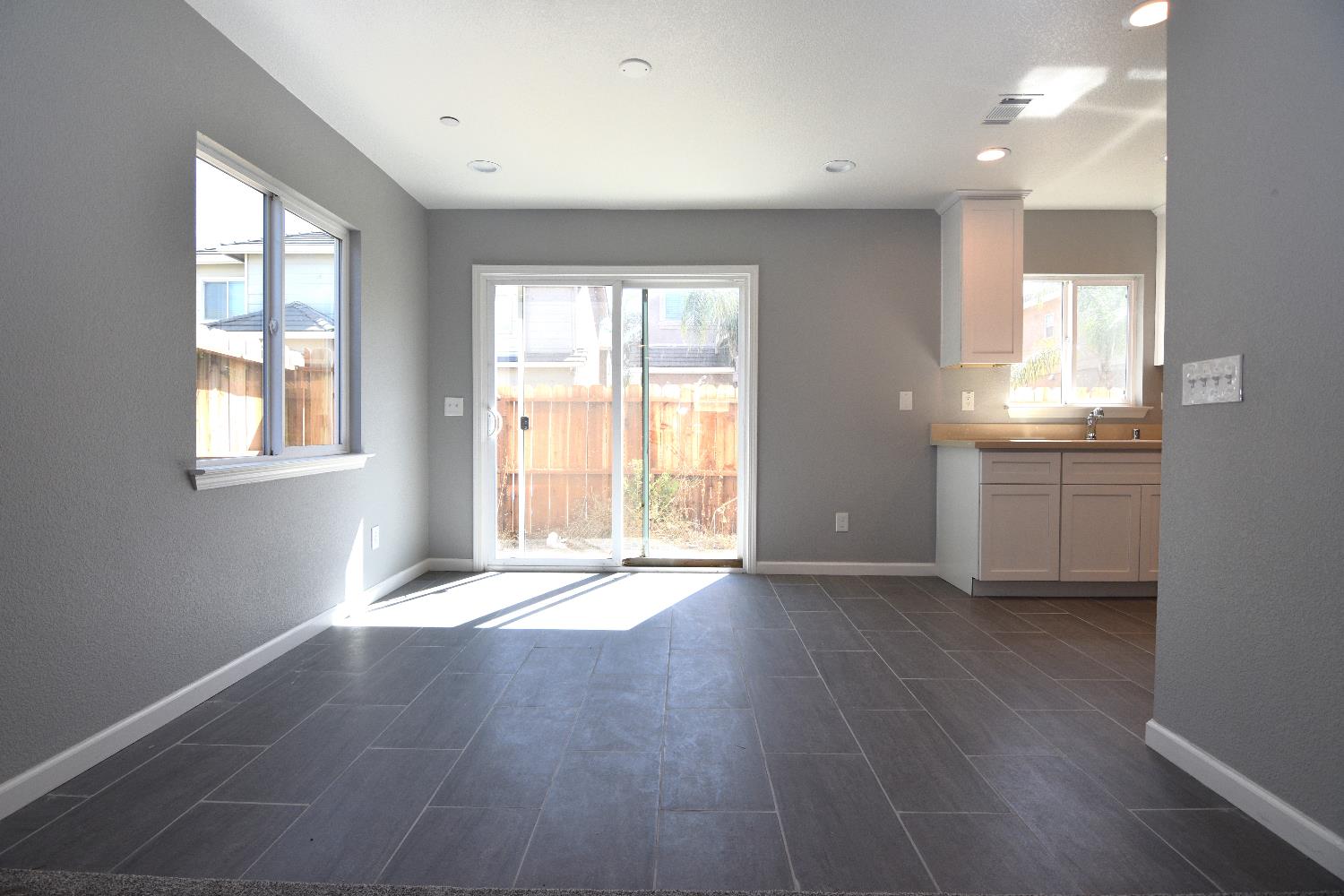 570 Jason Dr, Turlock, CA 95380